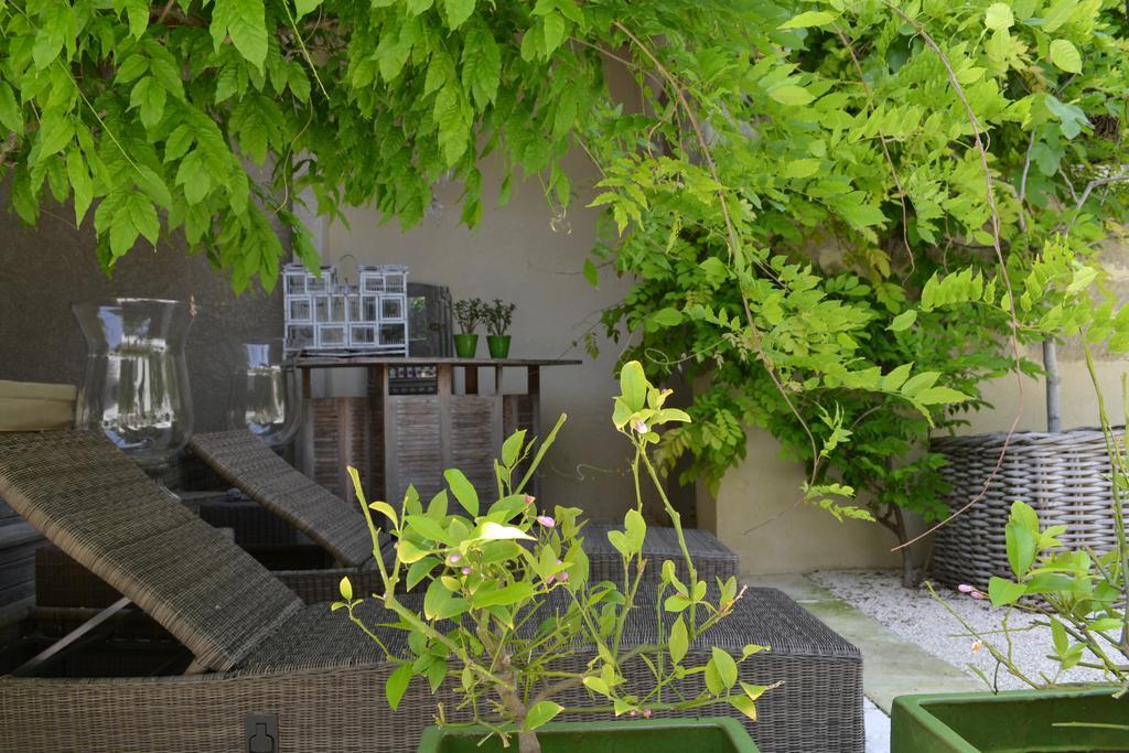 Mas A L'Improviste Bed & Breakfast Maillane Ngoại thất bức ảnh