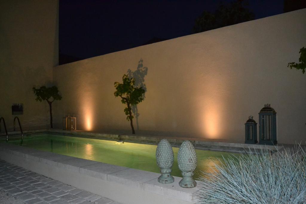 Mas A L'Improviste Bed & Breakfast Maillane Ngoại thất bức ảnh